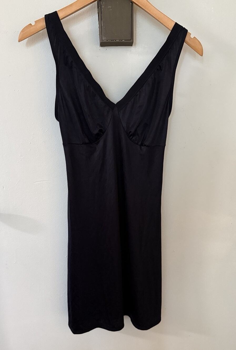 Vanity Fair Black Silky Nylon Slip Dress Nightgown Women’s 36 90s Vintage